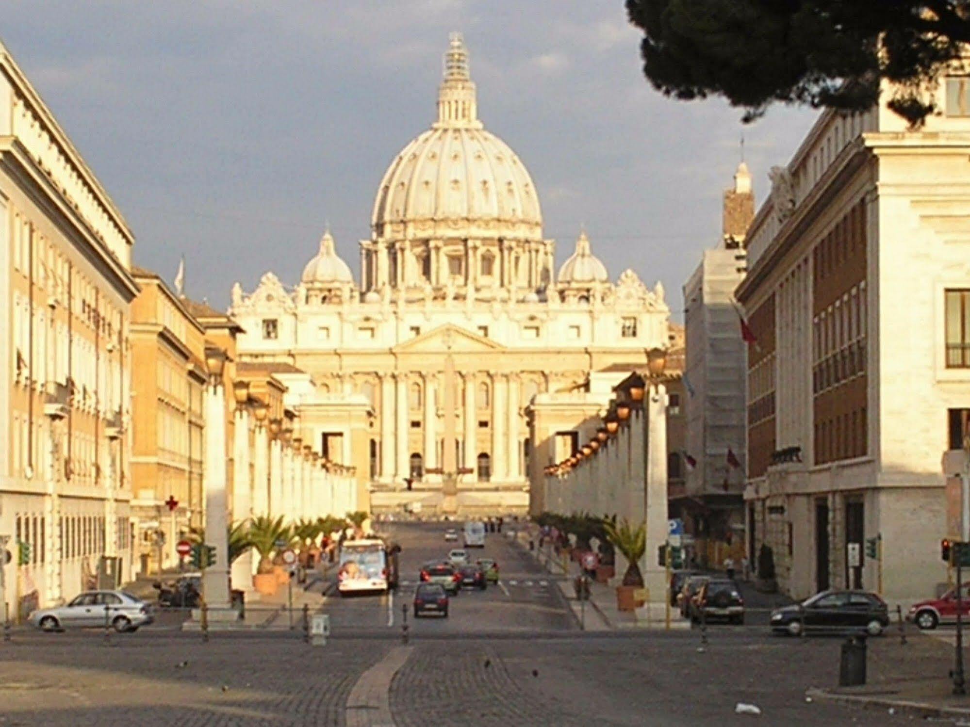 לינה וארוחת בוקר רומא Al Colonnato Di San Pietro מראה חיצוני תמונה
